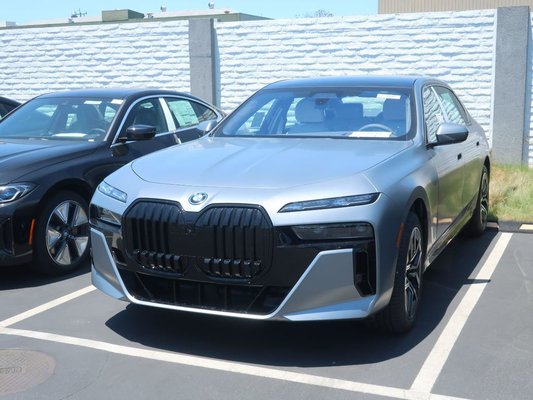 2023 BMW i7
