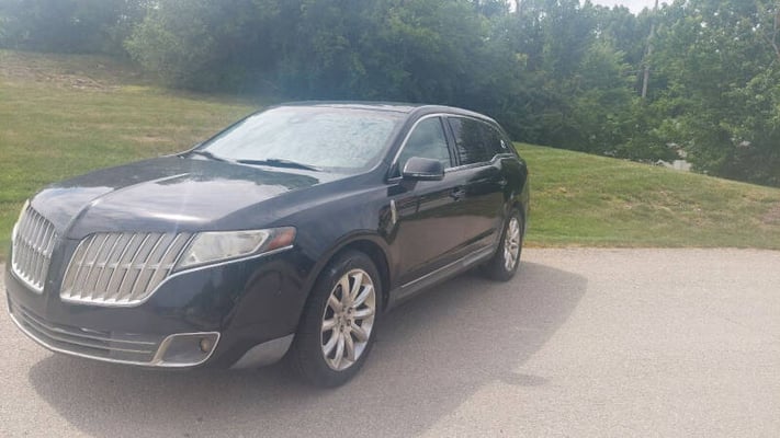 2010 Lincoln MKT