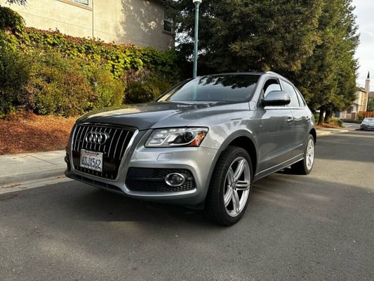 2011 Audi Q5 3.2 quattro Premium Plus