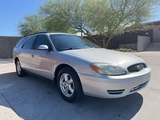 2004 Ford Taurus SE