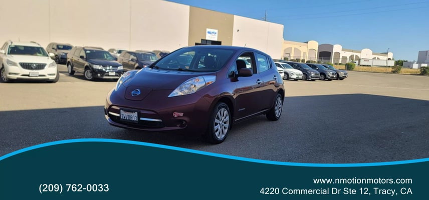 2017 NISSAN LEAF