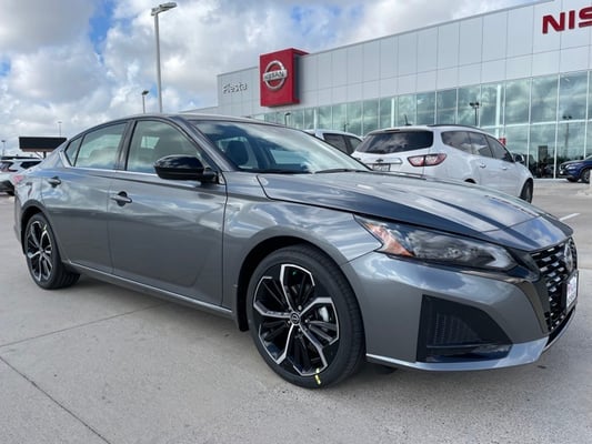 New 2023 Nissan Altima 2.5 SR