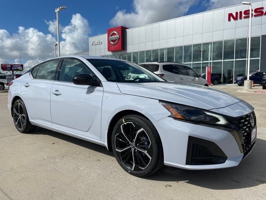 New 2023 Nissan Altima 2.5 SR