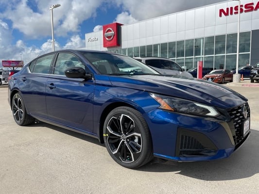 New 2023 Nissan Altima 2.5 SR