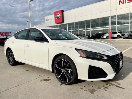 New 2023 Nissan Altima 2.5 SR
