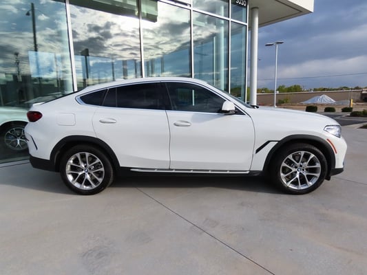 2022 BMW X6 xDrive40i