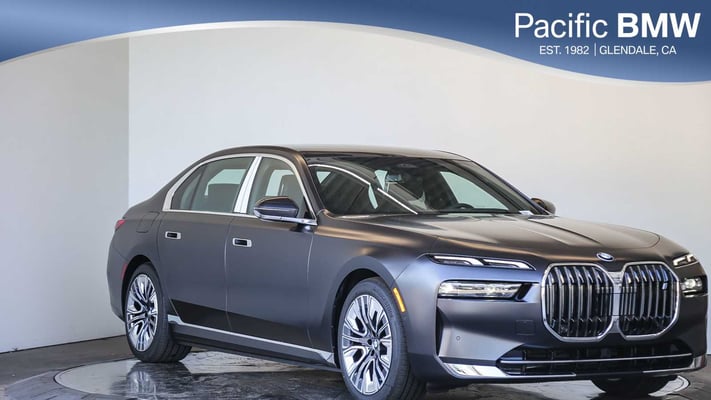 2023 BMW i7 xDrive60 With Navigation & AWD