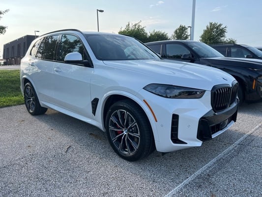 New 2024 BMW X5 xDrive40i With Navigation & AWD