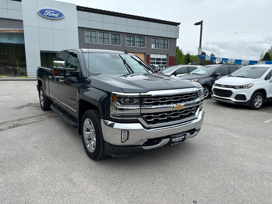 PRE-OWNED 2017 CHEVROLET SILVERADO 1500 LTZ